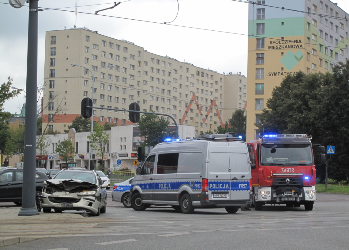 Wypadek z udziałem karetki w Łodzi
