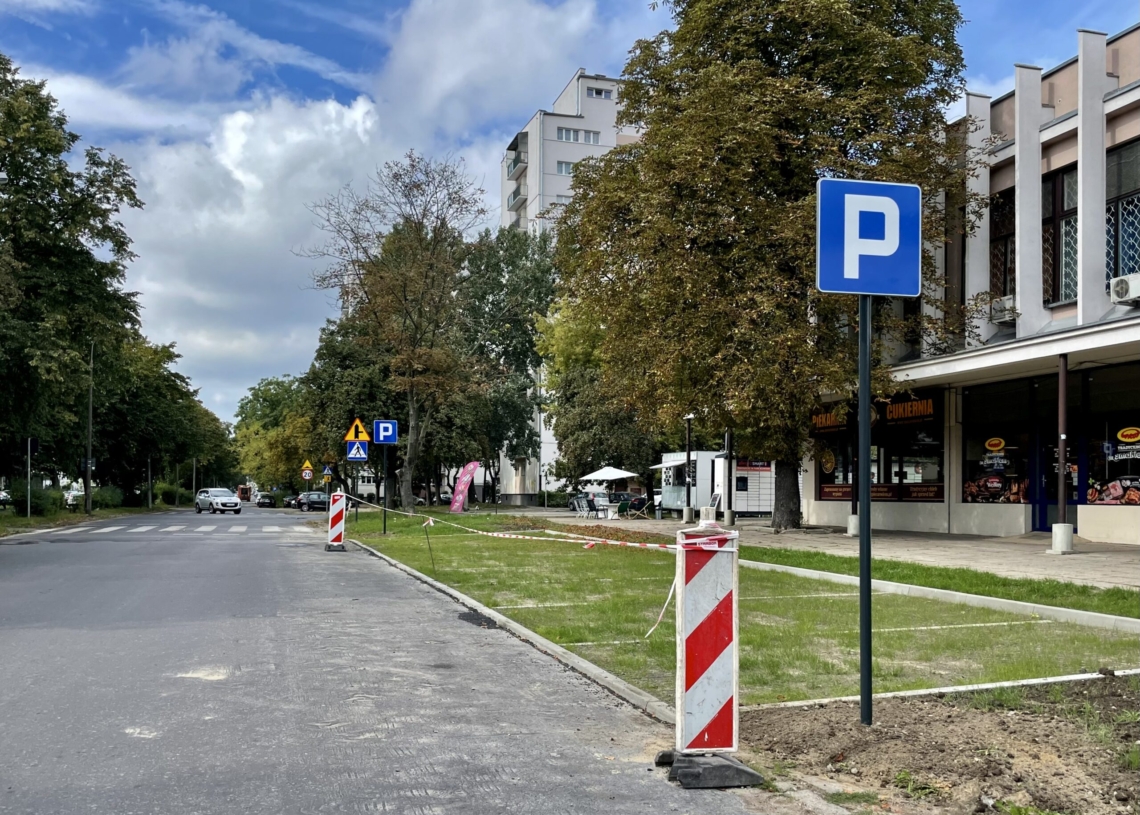 Wkrótce zielony parking na Teofilowie będzie gotowy. Budowa 51 miejsc rozpoczęła się w lipcu
