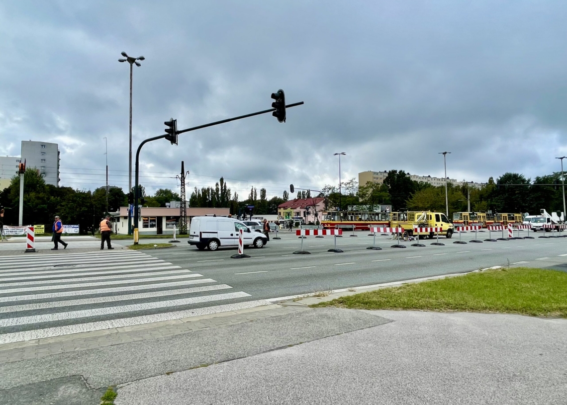Remont sygnalizacji na skrzyżowaniu Aleksandrowskiej i Szparagowej daje się we znaki. Potrwa do 28 września