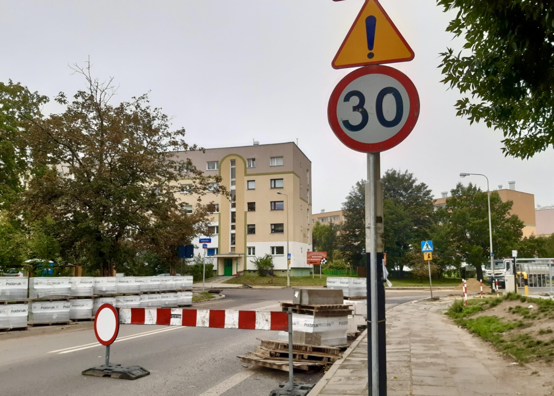 Kosynierów Gdyńskich z nowa nawierzchnią w przeciwieństwie do Strażackiej
