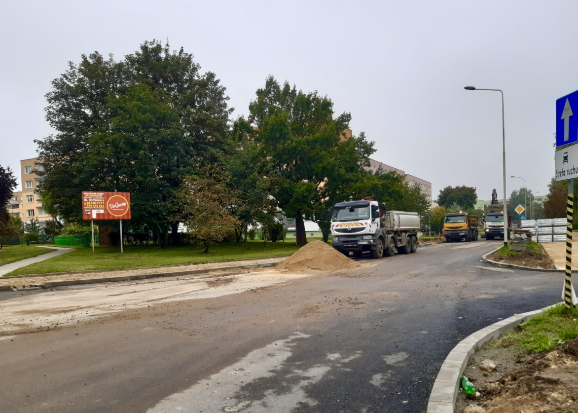 Kosynierów Gdyńskich z nowa nawierzchnią w przeciwieństwie do Strażackiej