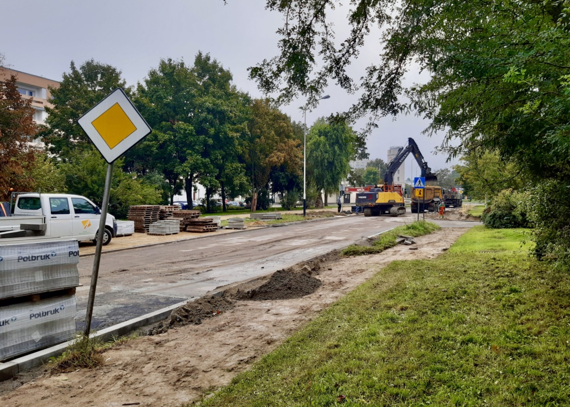 Kosynierów Gdyńskich z nowa nawierzchnią w przeciwieństwie do Strażackiej