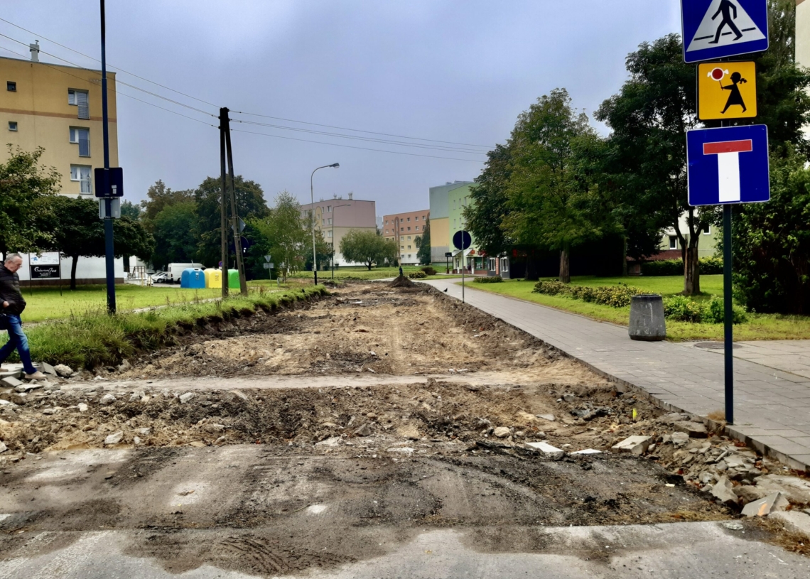 Kosynierów Gdyńskich z nowa nawierzchnią w przeciwieństwie do Strażackiej