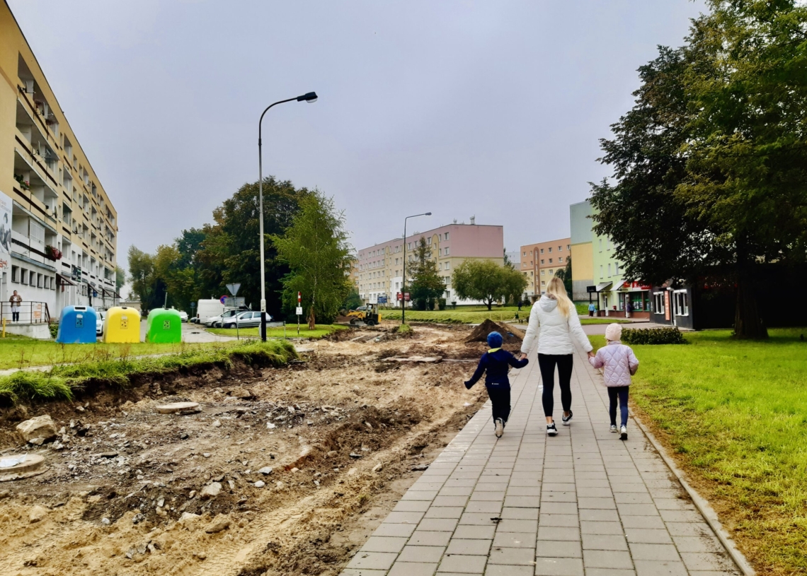 Kosynierów Gdyńskich z nowa nawierzchnią w przeciwieństwie do Strażackiej