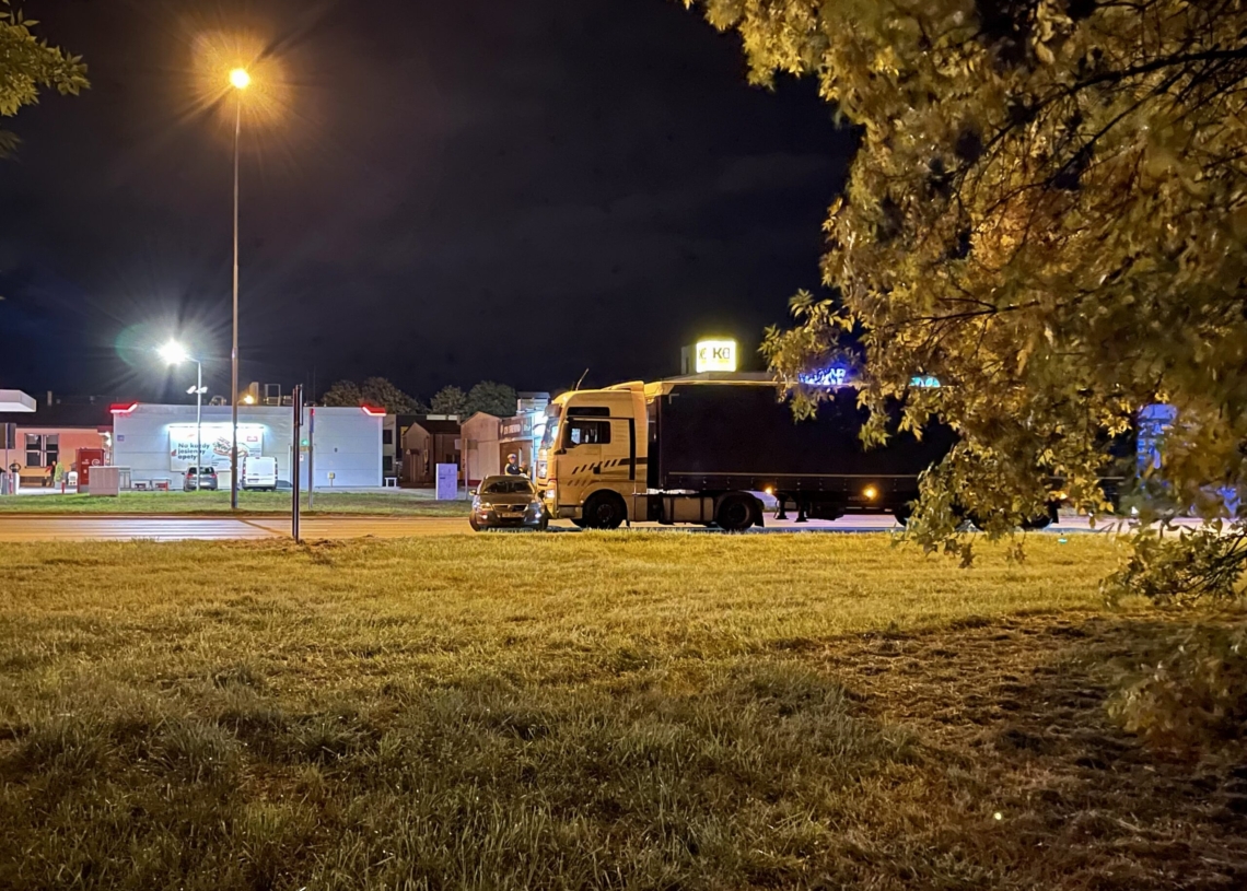 Tir zderzył się z volkswagenem na Rokicińskiej