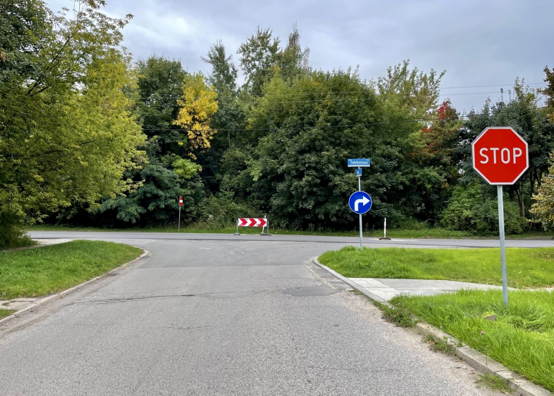 Nowa nawierzchnia na Telefonicznej niemal gotowa. Położono ją na odcinku 1,5 km