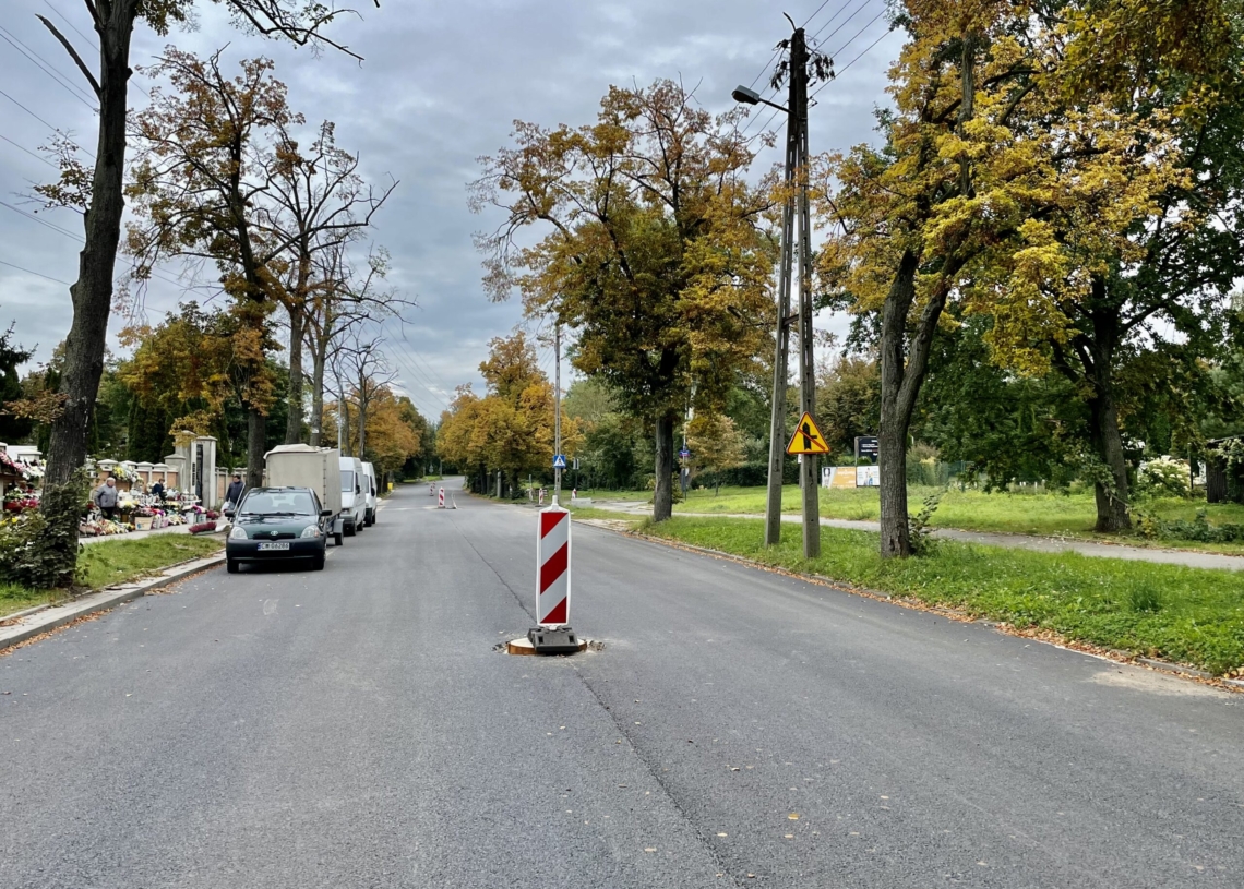 Nowa nawierzchnia na Telefonicznej niemal gotowa. Położono ją na odcinku 1,5 km