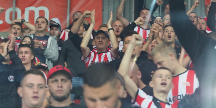 Widzew Łódź – Cracovia Kraków na trybunach. Tak dopingowali kibice [ZDJĘCIA]