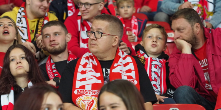 Widzew Łódź – Cracovia Kraków na trybunach. Tak dopingowali kibice [ZDJĘCIA]