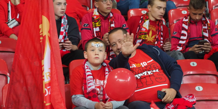 Widzew Łódź – Cracovia Kraków na trybunach. Tak dopingowali kibice [ZDJĘCIA]