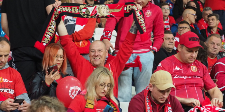 Widzew Łódź – Cracovia Kraków na trybunach. Tak dopingowali kibice [ZDJĘCIA]