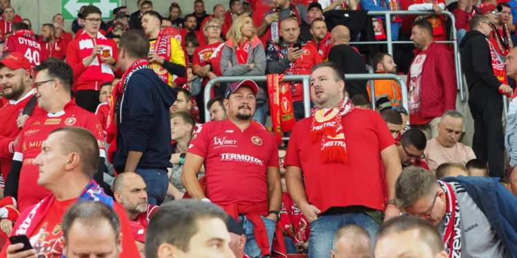 Widzew Łódź – Cracovia Kraków na trybunach. Tak dopingowali kibice [ZDJĘCIA]