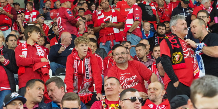 Widzew Łódź – Cracovia Kraków na trybunach. Tak dopingowali kibice [ZDJĘCIA]