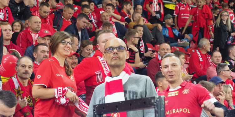 Widzew Łódź – Cracovia Kraków na trybunach. Tak dopingowali kibice [ZDJĘCIA]