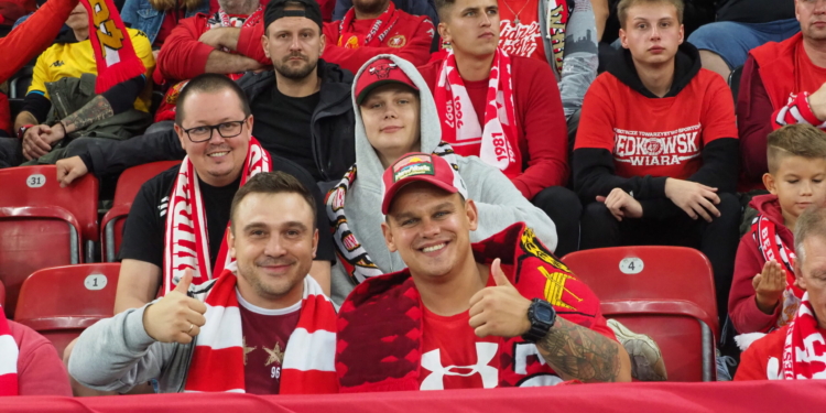 Widzew Łódź – Cracovia Kraków na trybunach. Tak dopingowali kibice [ZDJĘCIA]