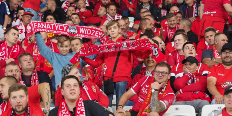 Widzew Łódź – Cracovia Kraków na trybunach. Tak dopingowali kibice [ZDJĘCIA]