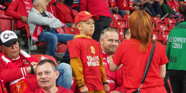 Widzew Łódź – Cracovia Kraków na trybunach. Tak dopingowali kibice [ZDJĘCIA]