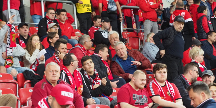 Widzew Łódź – Cracovia Kraków na trybunach. Tak dopingowali kibice [ZDJĘCIA]