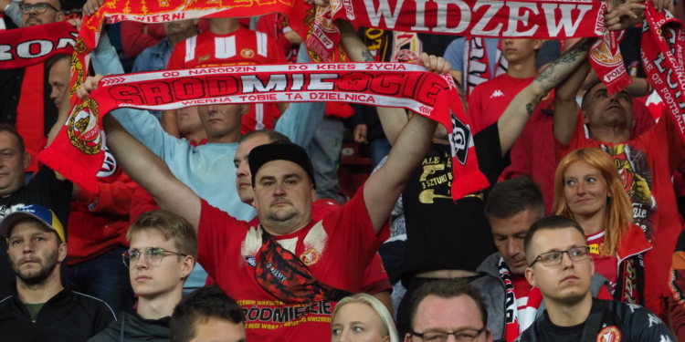 Widzew Łódź – Cracovia Kraków na trybunach. Tak dopingowali kibice [ZDJĘCIA]