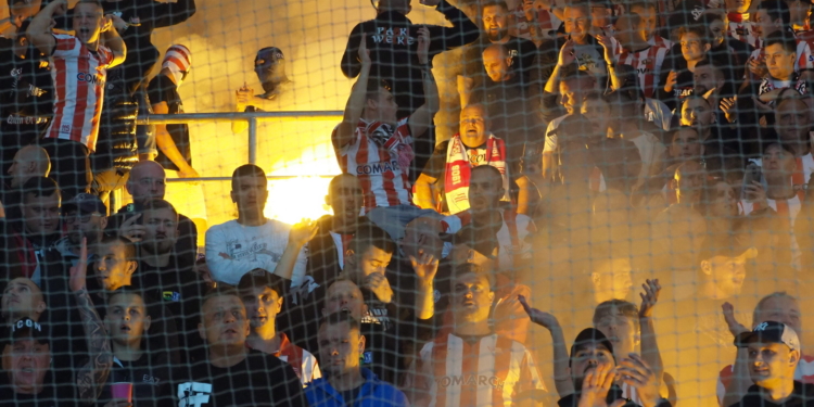 Widzew Łódź – Cracovia Kraków na trybunach. Tak dopingowali kibice [ZDJĘCIA]
