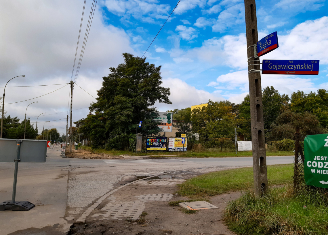 Mieszkańcy Dąbrowy narzekają na tempo prac prowadzonych na Śląskiej