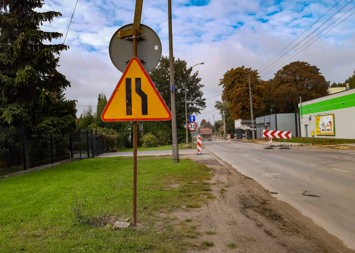 Mieszkańcy Dąbrowy narzekają na tempo prac prowadzonych na Śląskiej
