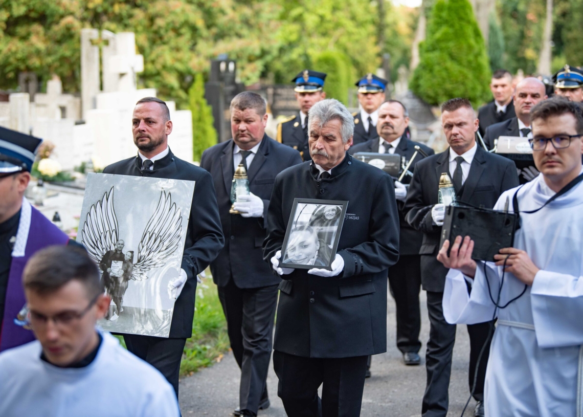 Pożegnanie Marty Macherowskiej i Macieja Jaśkiewicza, ofiar katastrofy lotniczej z Gliny