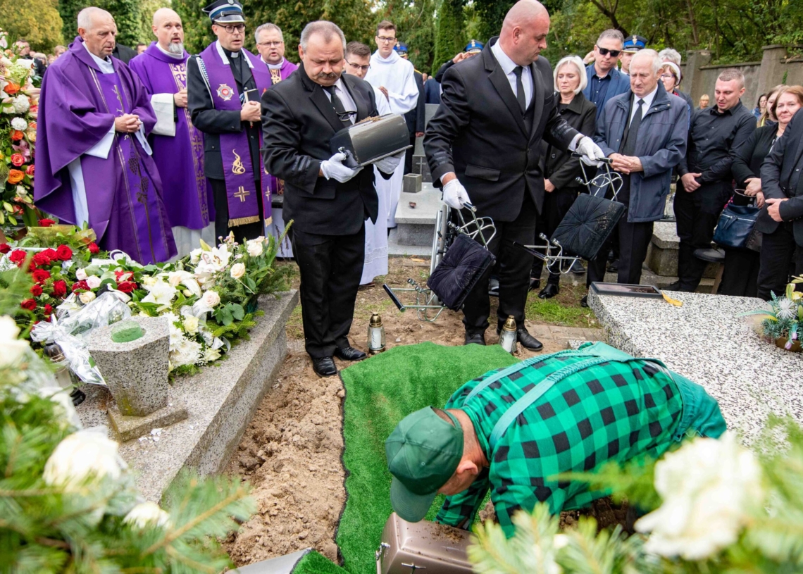 Pożegnanie Marty Macherowskiej i Macieja Jaśkiewicza, ofiar katastrofy lotniczej z Gliny
