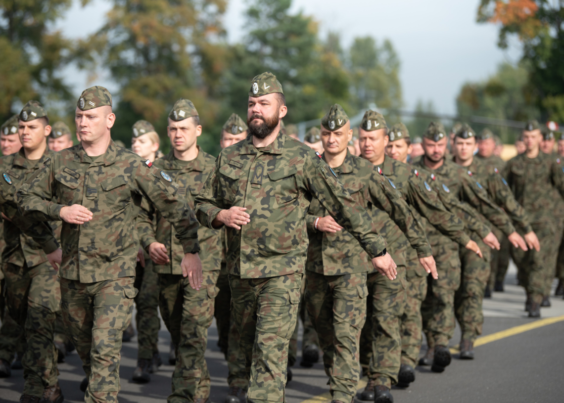 Pożegnanie żołnierzy w Łasku. Ponad 150 osób wyrusza na misję Baltic Air Policing [ZDJĘCIA]