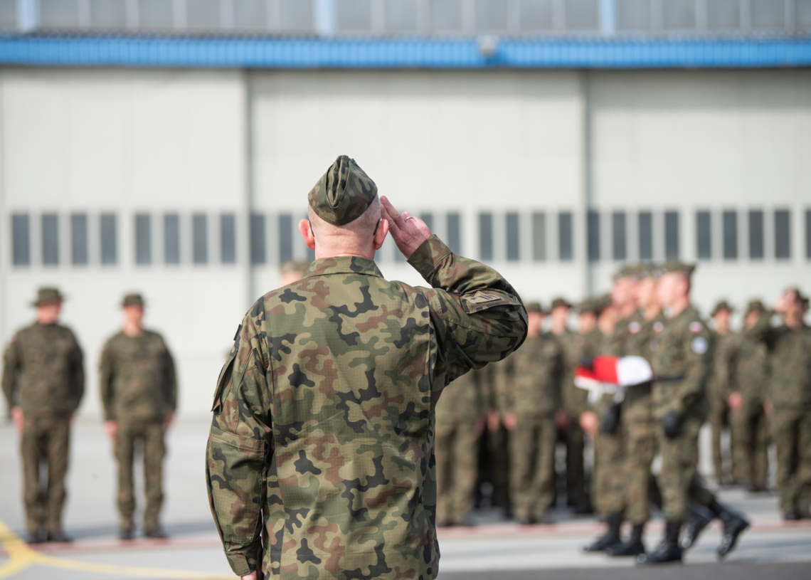 Pożegnanie żołnierzy w Łasku. Ponad 150 osób wyrusza na misję Baltic Air Policing [ZDJĘCIA]