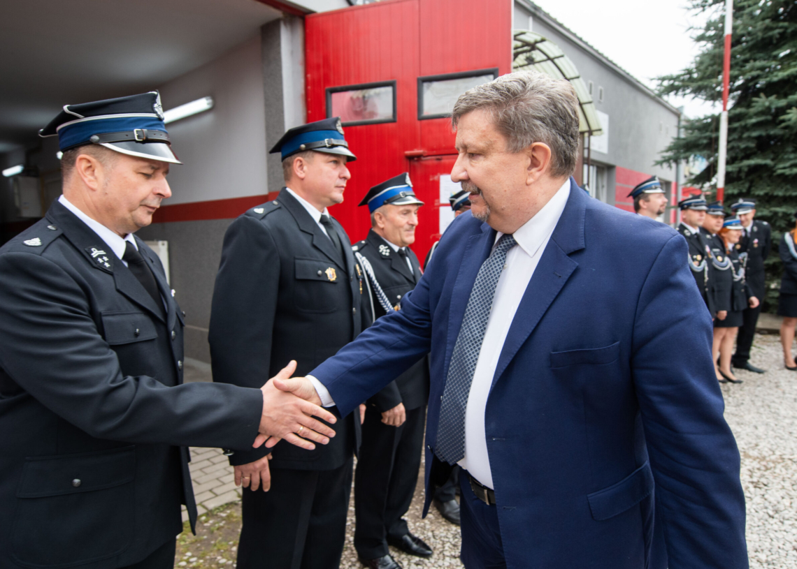 Finansowe wsparcie dla strażaków w Łódzkiem. Pomoc dla blisko 150 jednostek OSP