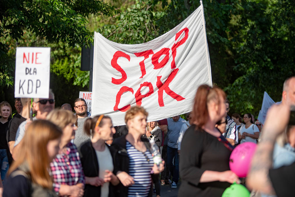 Protest na DK12 w Lubanowie. Mieszkańcy sprzeciwiają się budowie Kolei Dużych Prędkości 1 Protest na DK12 w Lubanowie. Nie dla KDP (zdjęcie ilustracyjne)