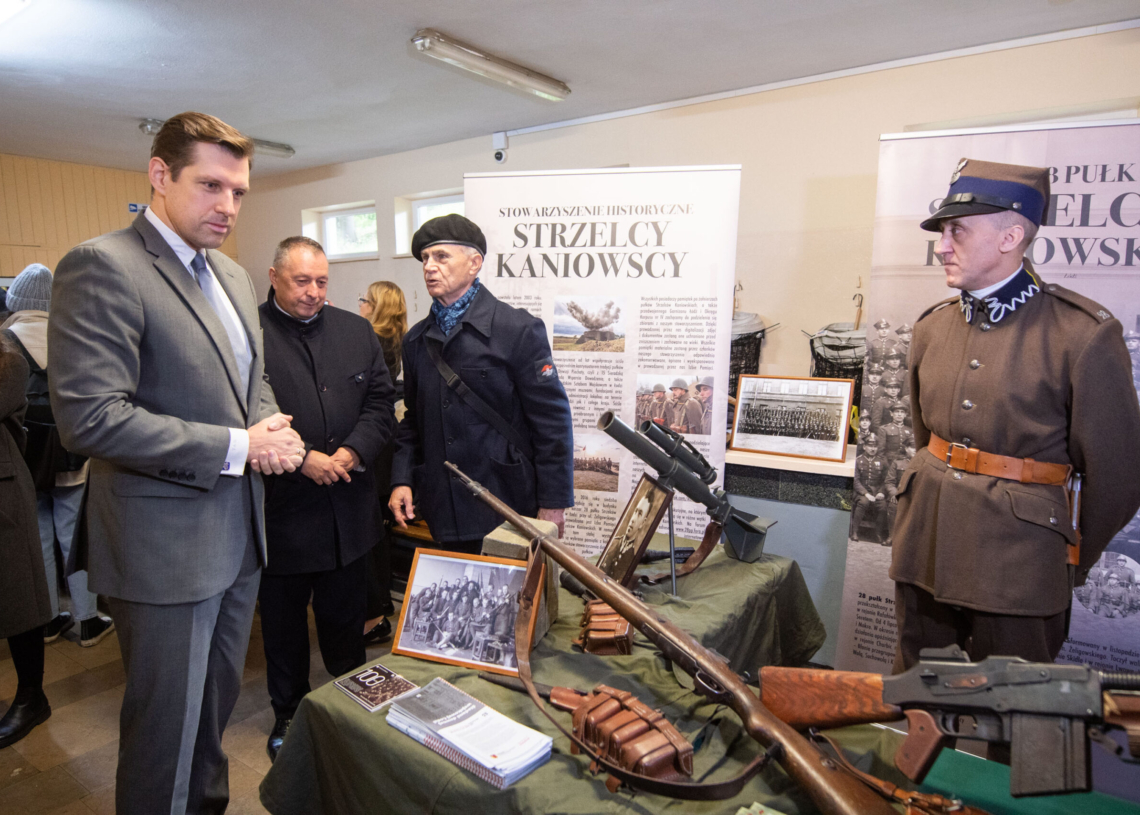 83. rocznica walk Armii Łódź. Międzyszkolne warszaty strzeleckie połączone z zajęciami patriotyczno-obronnymi