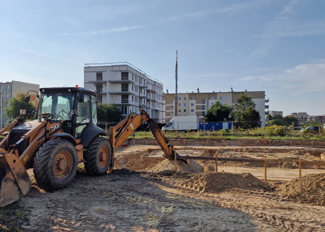 Rozpoczęła się budowa bloku komunalnego w Sieradzu