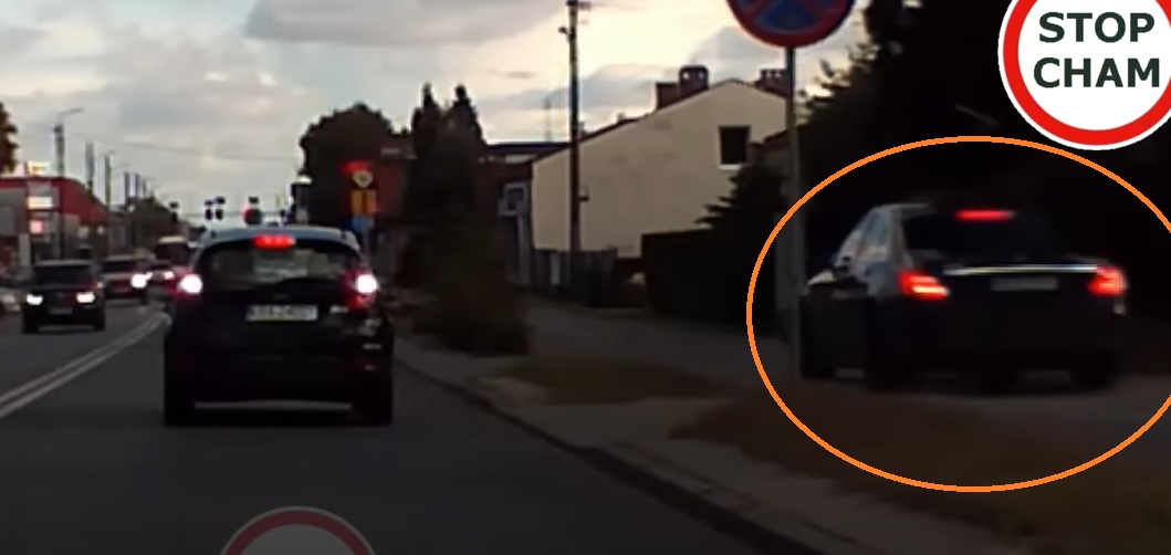Pirat drogowy w Andrespolu. Jechał mercedesem drogą pieszo-rowerową