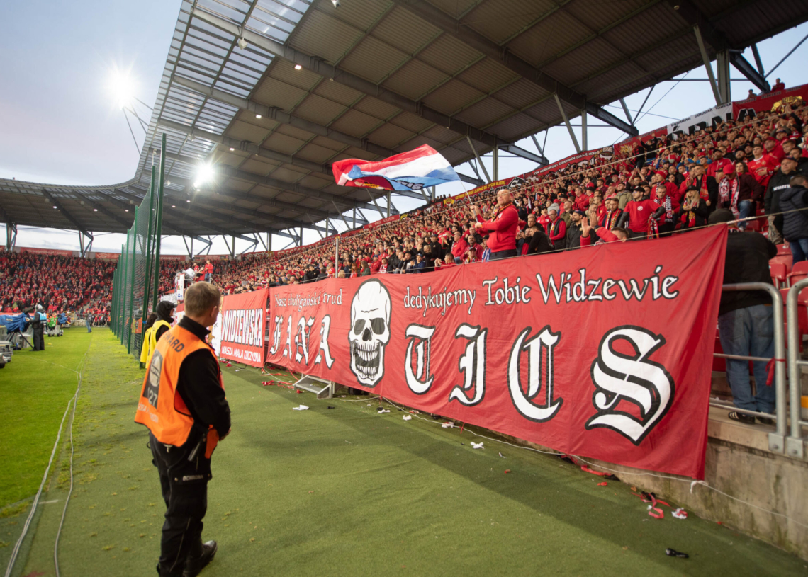 Doping kibiców podczas meczu Widzew Łódź - Raków Częstochowa