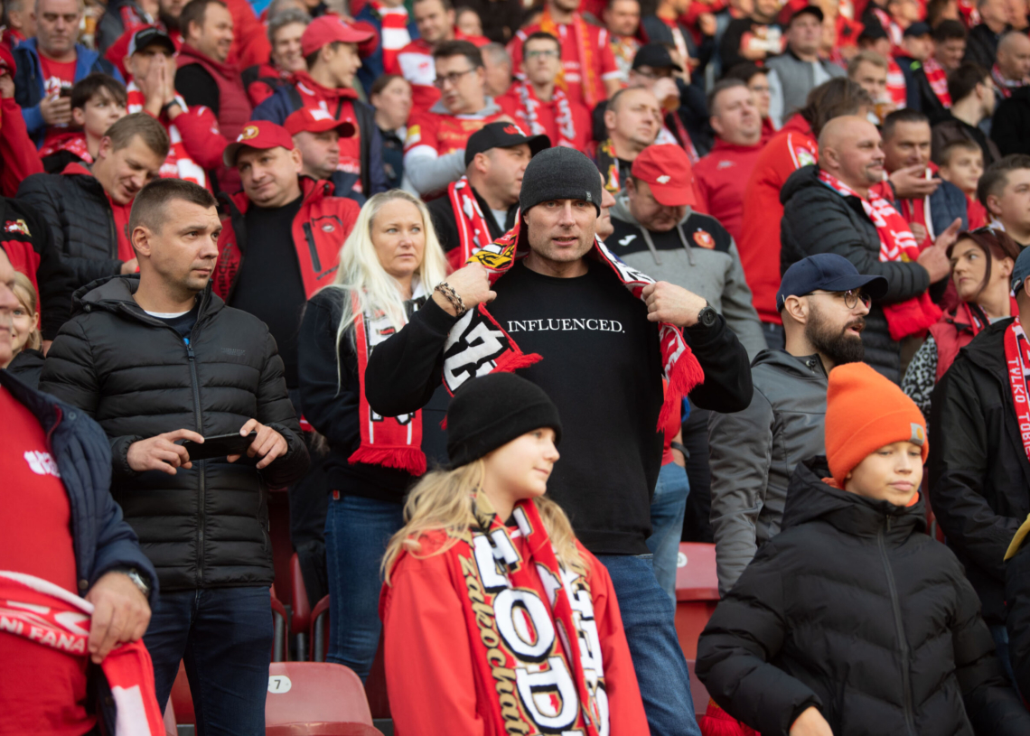 Doping kibiców podczas meczu Widzew Łódź - Raków Częstochowa