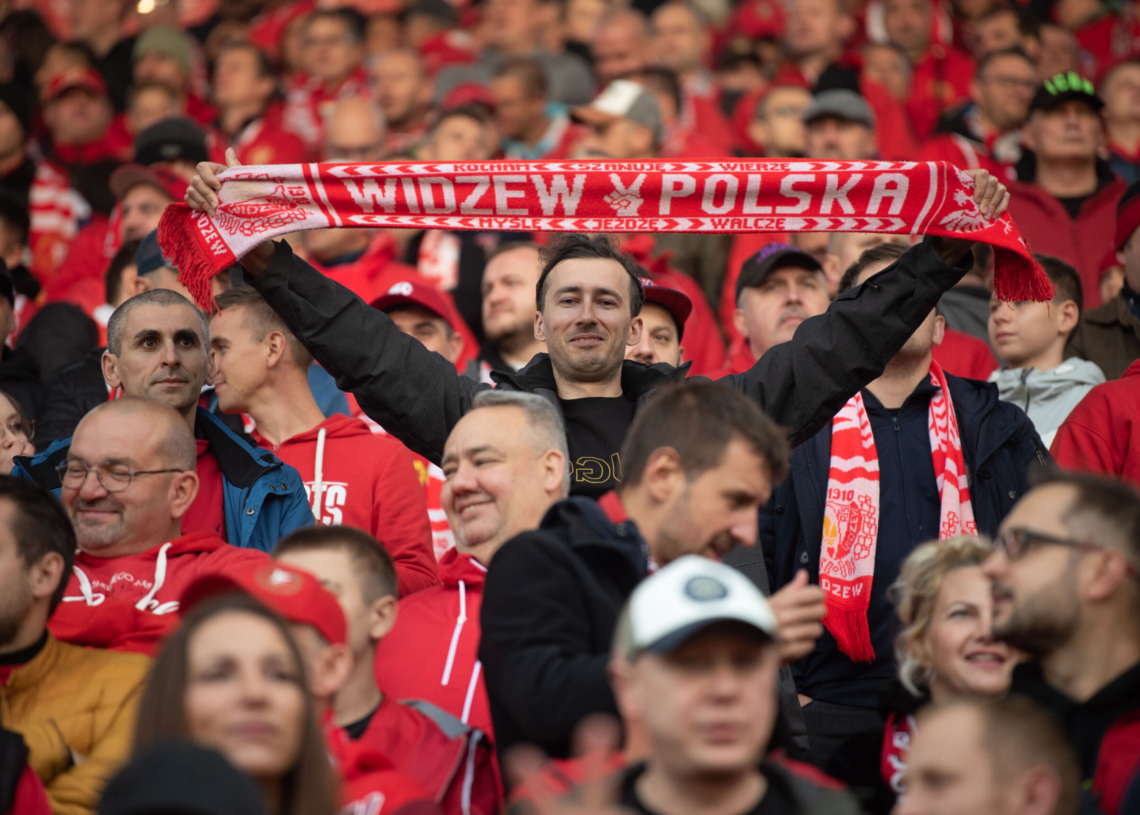 Doping kibiców podczas meczu Widzew Łódź - Raków Częstochowa