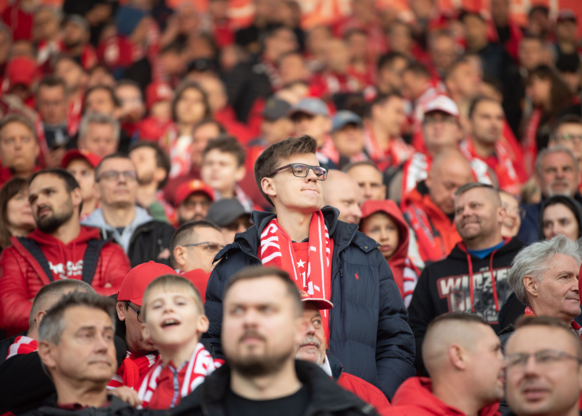 Doping kibiców podczas meczu Widzew Łódź - Raków Częstochowa