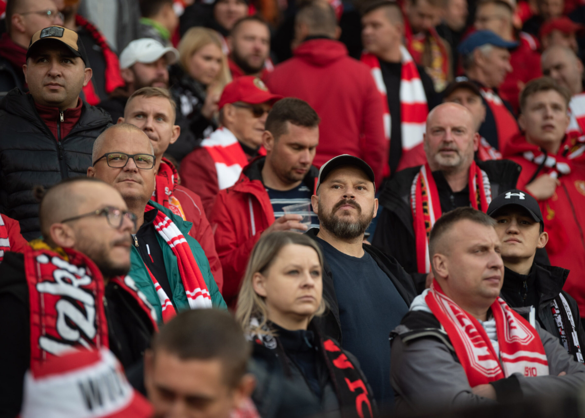 Doping kibiców podczas meczu Widzew Łódź - Raków Częstochowa