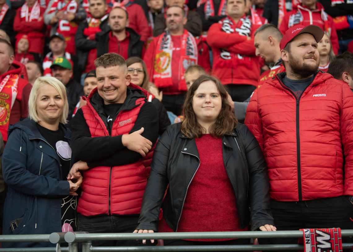 Doping kibiców podczas meczu Widzew Łódź - Raków Częstochowa