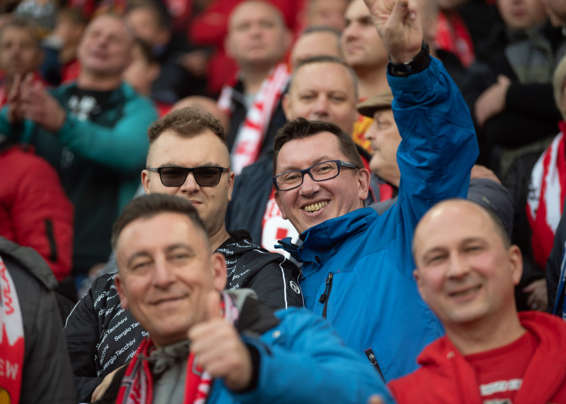Doping kibiców podczas meczu Widzew Łódź - Raków Częstochowa