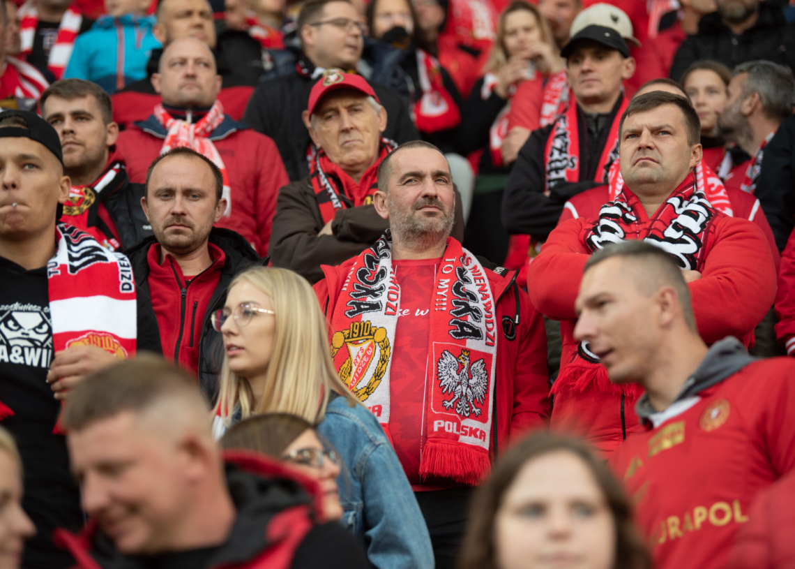 Doping kibiców podczas meczu Widzew Łódź - Raków Częstochowa