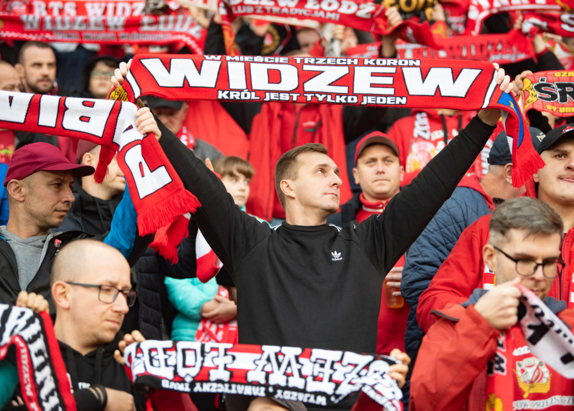 Doping kibiców podczas meczu Widzew Łódź - Raków Częstochowa