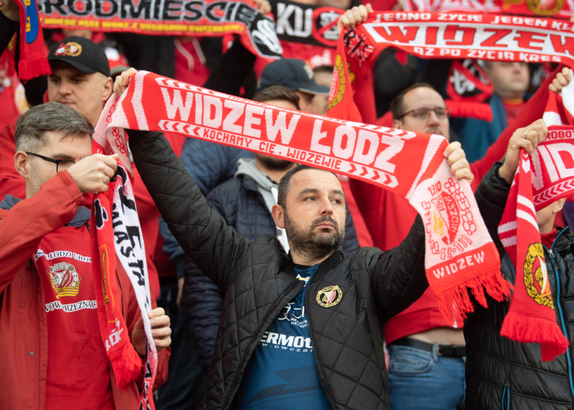 Doping kibiców podczas meczu Widzew Łódź - Raków Częstochowa