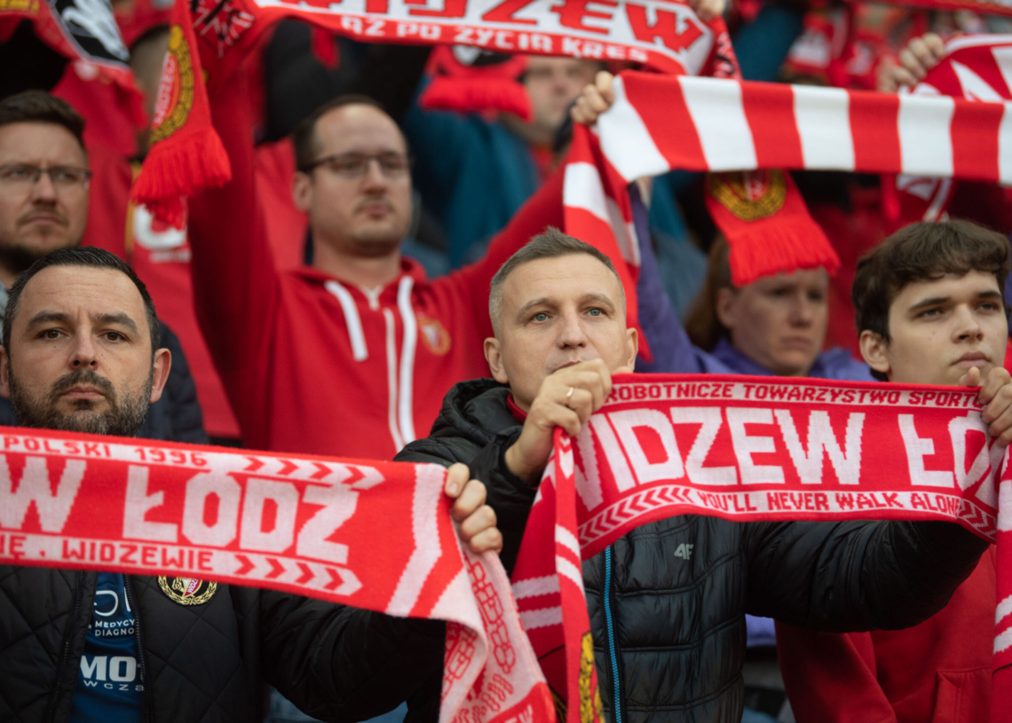 Doping kibiców podczas meczu Widzew Łódź - Raków Częstochowa
