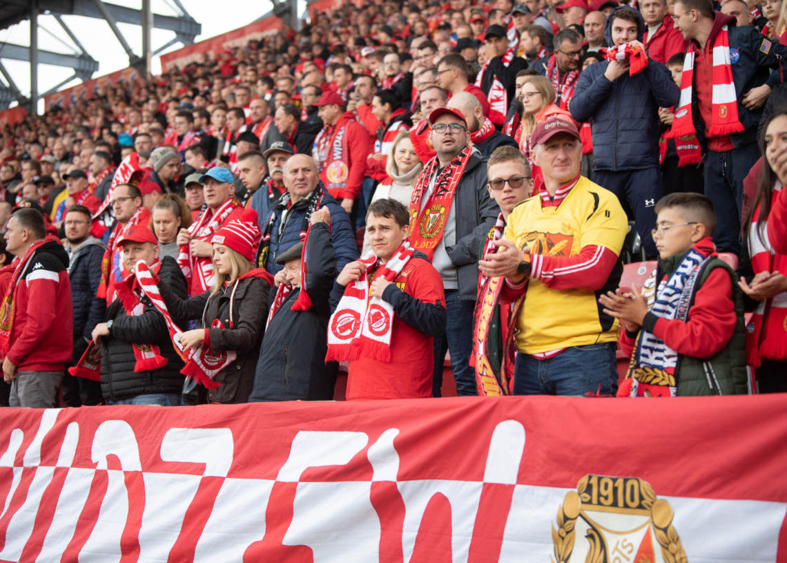 Doping kibiców podczas meczu Widzew Łódź - Raków Częstochowa