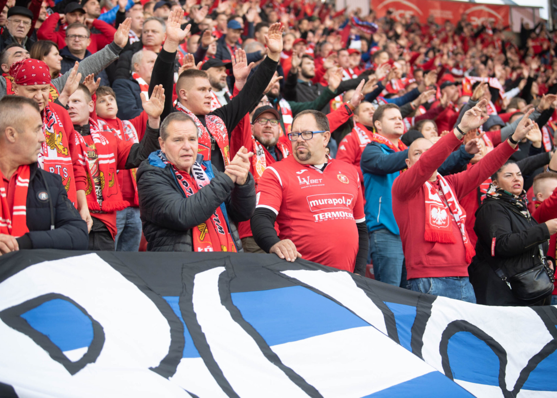 Doping kibiców podczas meczu Widzew Łódź - Raków Częstochowa
