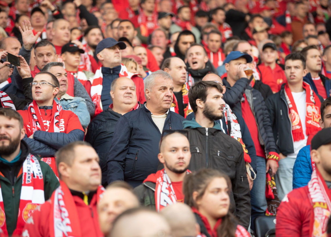 Doping kibiców podczas meczu Widzew Łódź - Raków Częstochowa