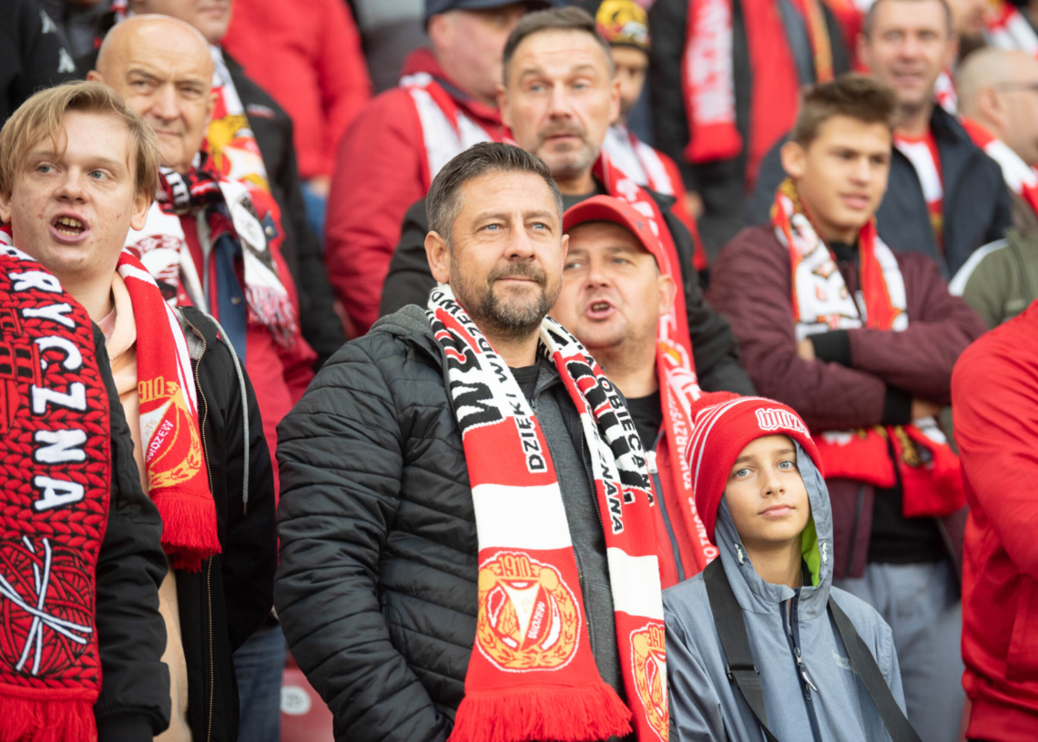 Doping kibiców podczas meczu Widzew Łódź - Raków Częstochowa